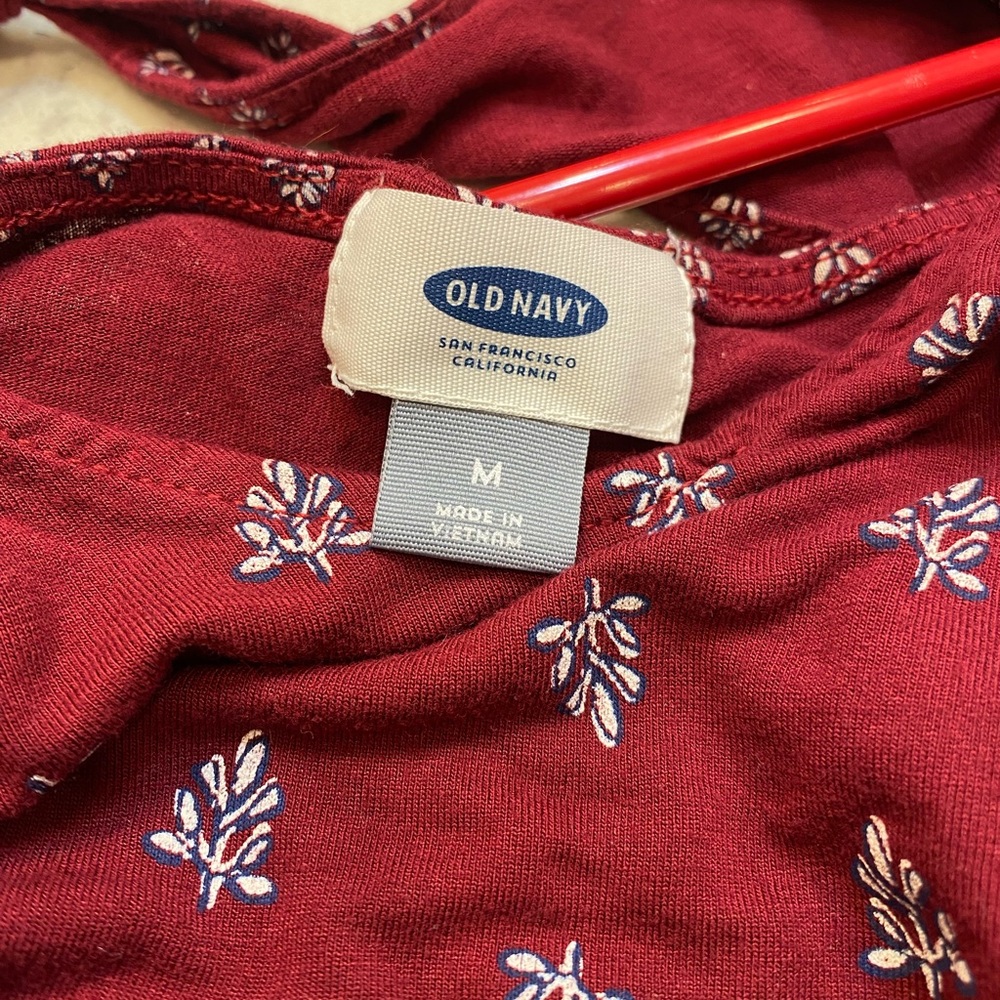 Old Navy Maroon V-Neck Printed Tank Top - Picture 4 of 4